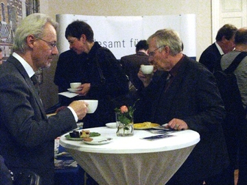 Stärkung bei Kaffee und Kuchen